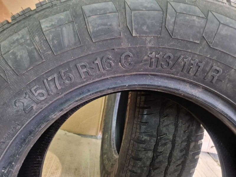 2 Vredestein R16C 215/75
летни бусови гуми DOT1618