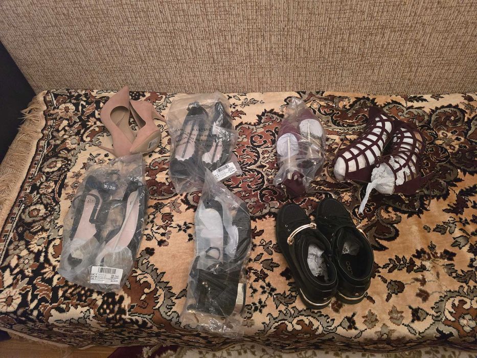 Vand Rochii si pantofi de dama noi nouti