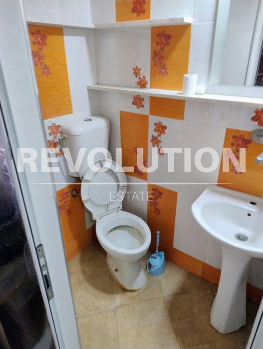 Дава се под наем Едностаен апартамент в Пловдив, Кършияка - 15 кв.м за 200 € - Снимка #2