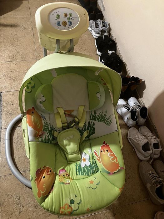 Люлка шезлонг за бебе и проходилка.