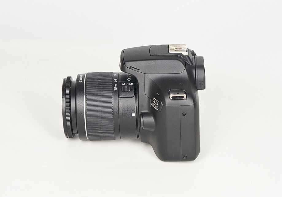 Aparat foto Canon EOS 4000D cu Obiectiv 18-55mm NEFOLOSIT