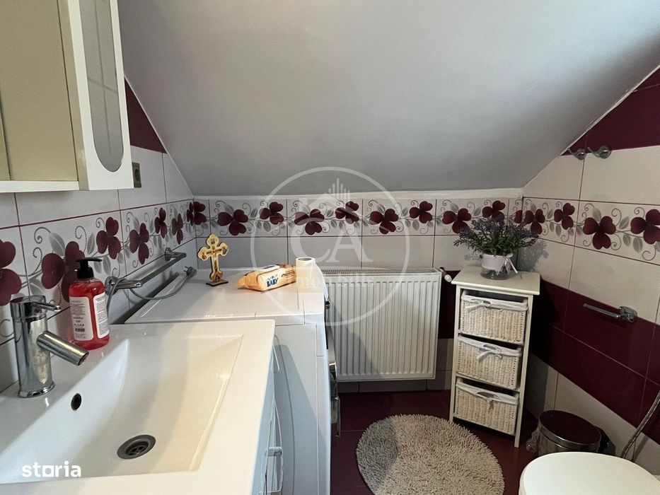Casă de vânzare tip duplex cu 4 camere în Nojorid, Oradea.