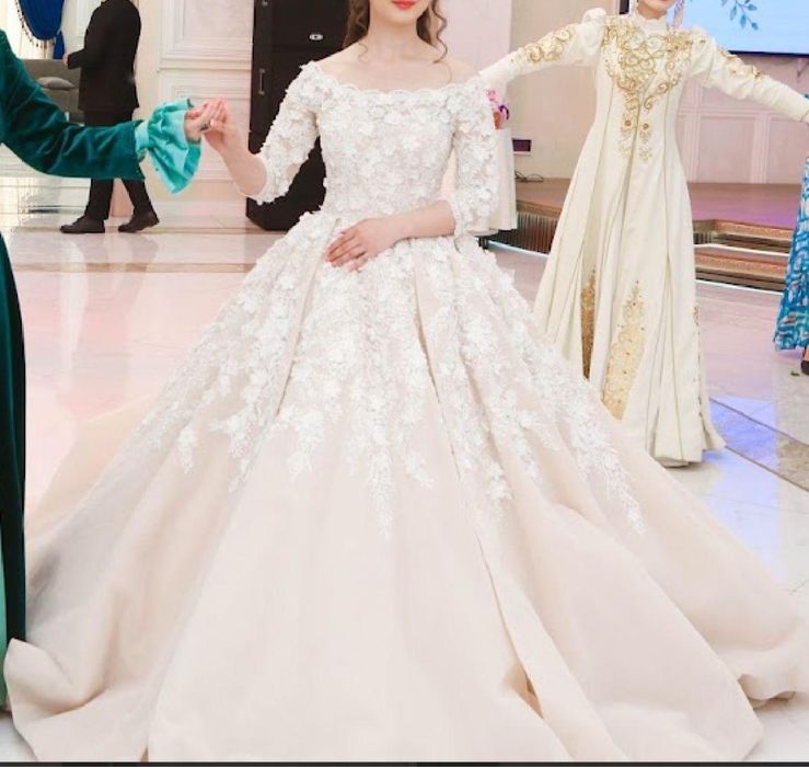 Свадебное платье