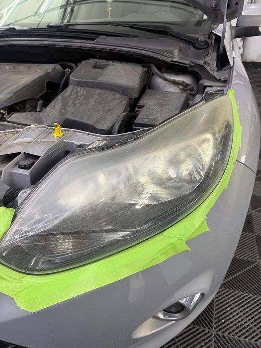 Polish Reconditionare Faruri cu folie de protectie