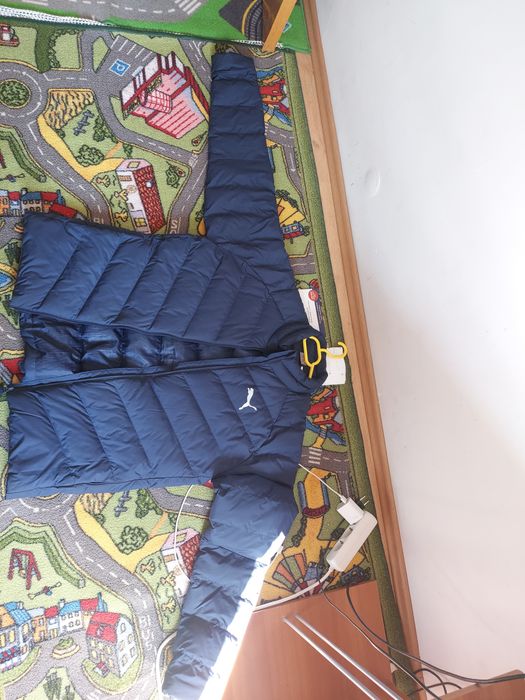 Vand geaca de iarna Puma, foarte calduroasa