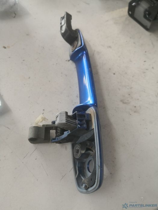 Maner Usa Stanga Fata Mazda 3> 2005