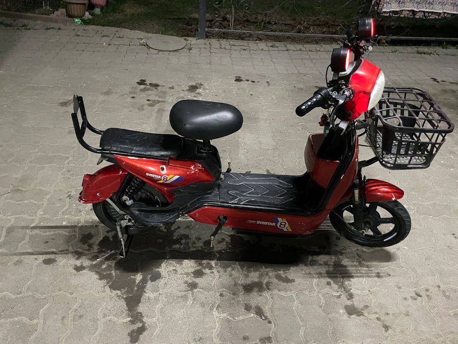 Электроскутер evestar8