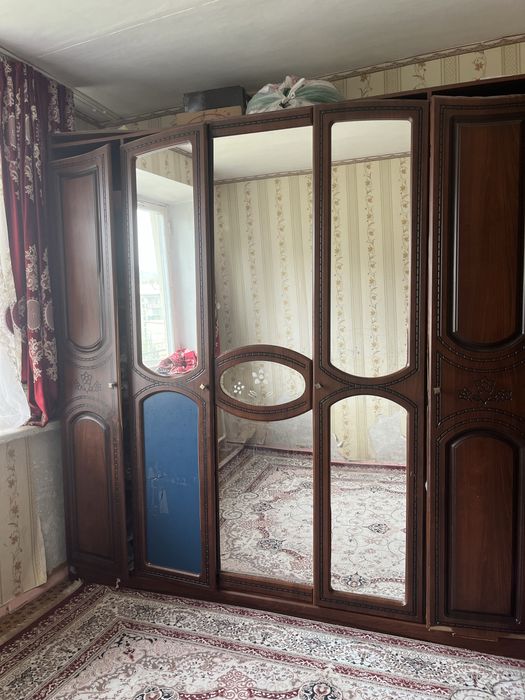 Продаю спальный гарнитур