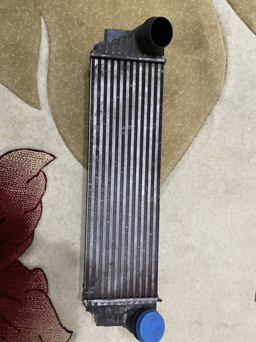 Продается интеркулер для bmw