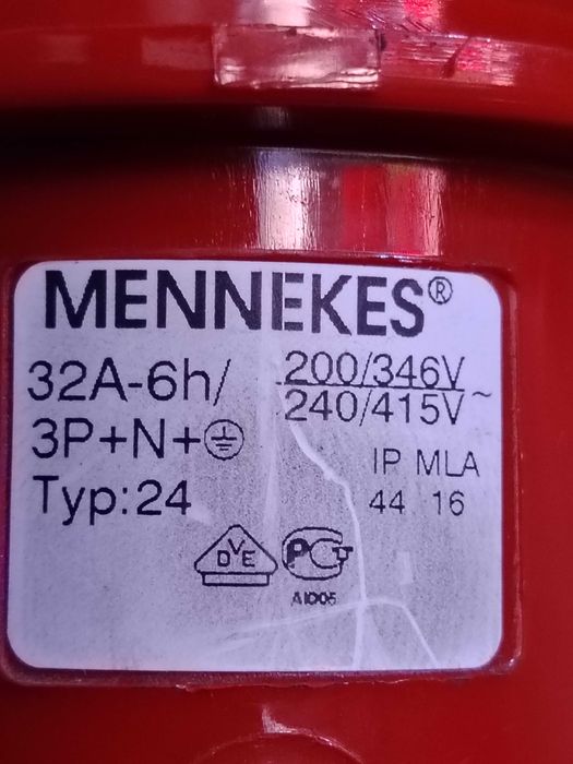 Priza + stecher Mennekes , 3P+N , 32 A , 200 - 415 V
