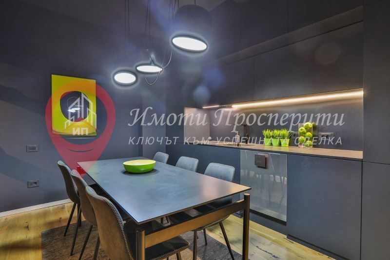 Дава се под наем Тристаен апартамент в София, Център - 70 кв.м за 1140 € - Снимка #4