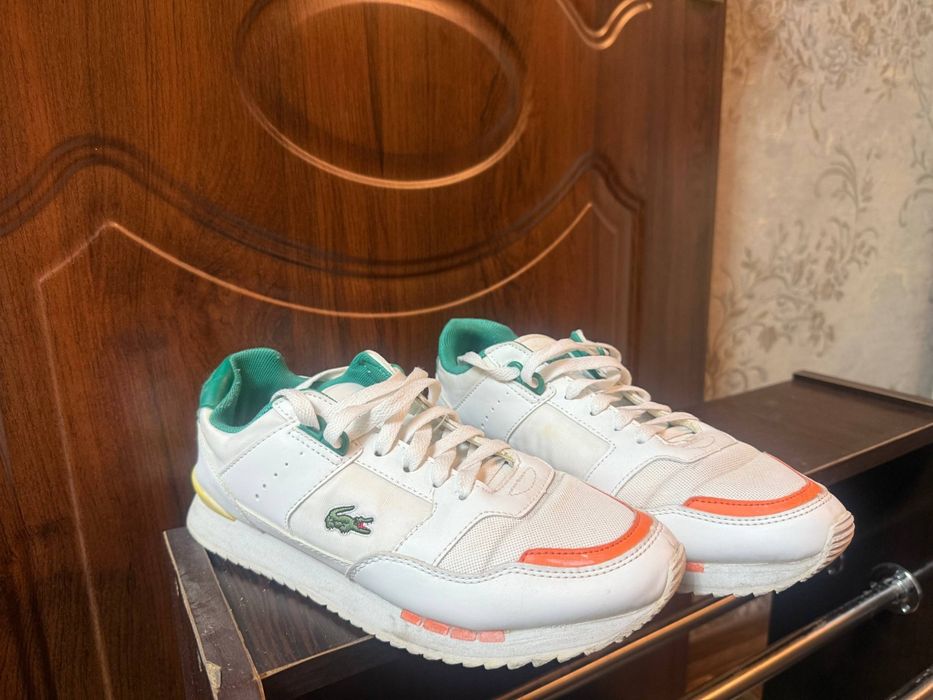 Кроссовки в хорошем состоянии lacoste