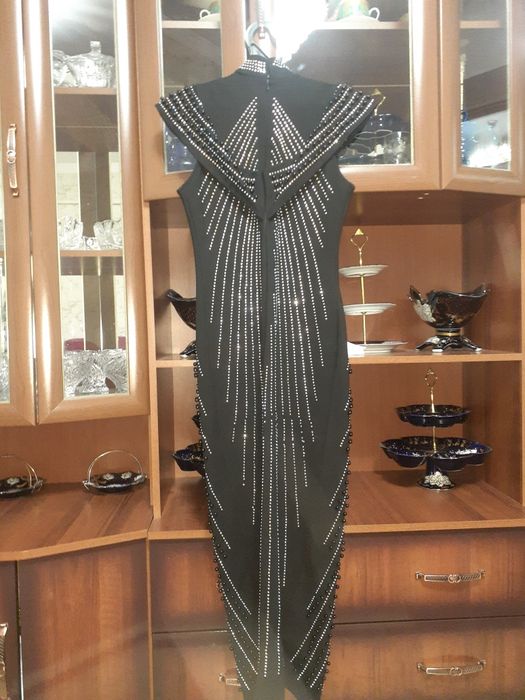 Прадаётся вечерняя платья