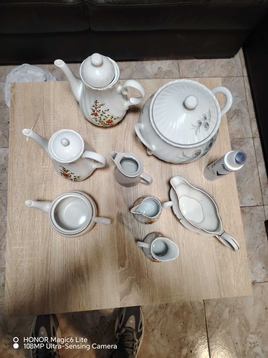 Порцеланов сервиз, месомелачка, ръчна машинка за мелене на домати,