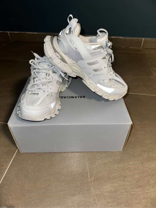 Balenciaga track