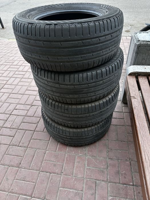 Продам комплект резины