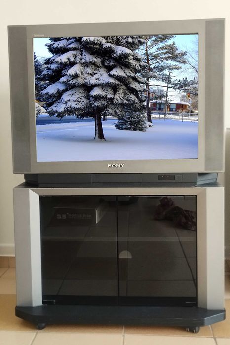 Двуместен диван и фотьойли плюс бонуси