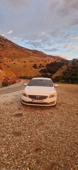 Vând Volvo V60 D6 AWD plug în hibrid