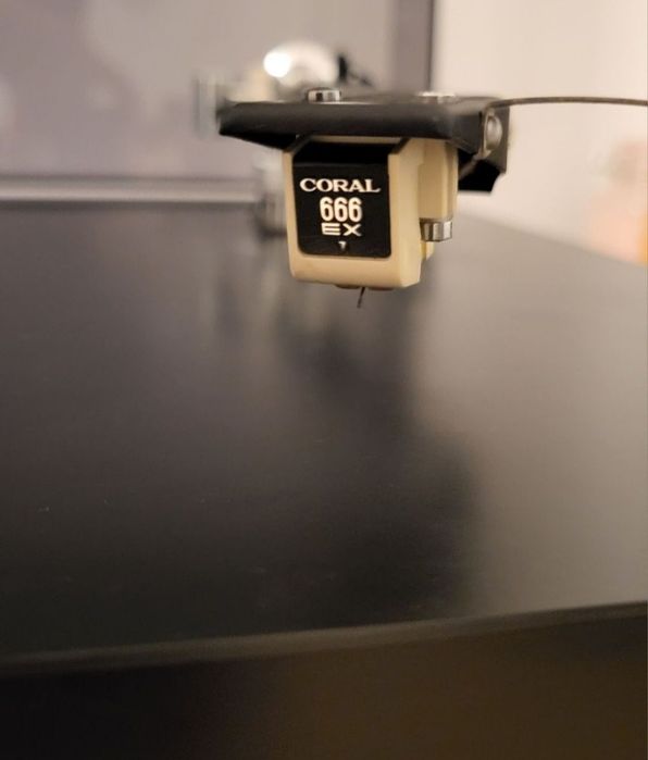 Rega Planet cu Coral pickup