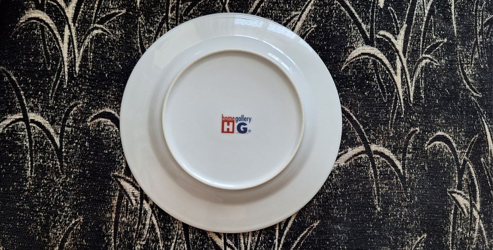 Основни и дълбоки чинии