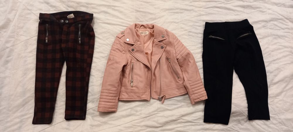 Подарявам няколко рокли за момиче