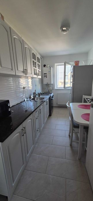Inchiriez apartament 2 camere + PARCARE