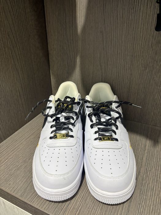 nike air force 1  white /black/gold