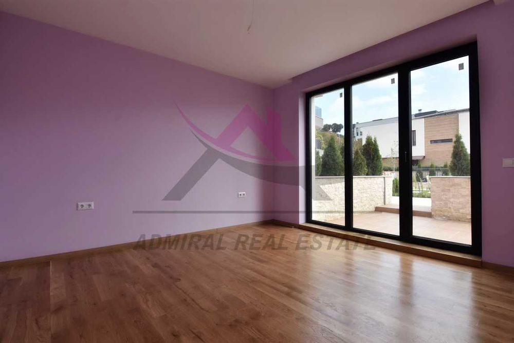 Продава се Четиристаен апартамент в Варна, Бриз - 224 кв.м за 1652 €/кв.м - Снимка #4