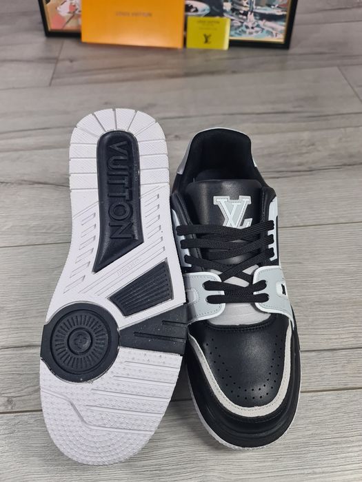 Sneakers-Loius-Vuitton-Transport-Gratuit-Breloc-LV+Parfum-Cadou-Noi