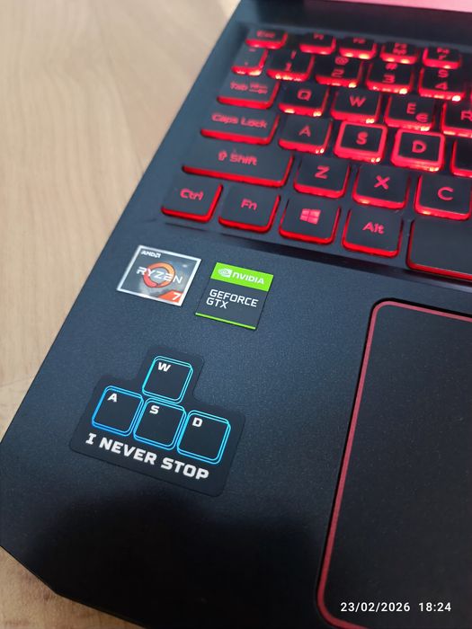 Acer Nitro gaming 15,6"IPS 120Hz Ryzen7 8Gb GTX