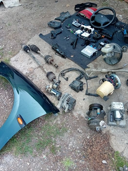 Продавам на части от Опел вектра Б 1.6 16в101кс екотек