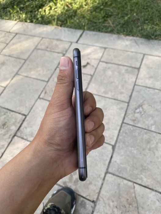 iPhone 11 black 128GB