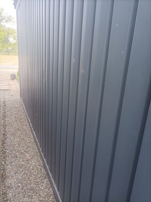 Container metalic