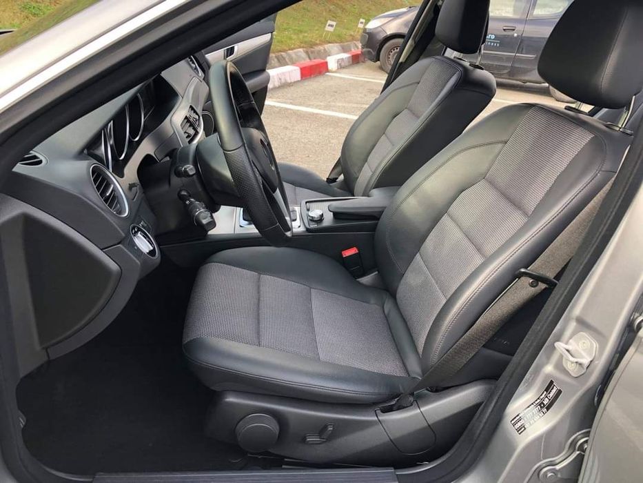 Vând Mercedes C Class 200