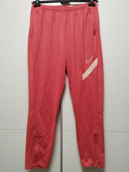 Vând pantaloni Nike