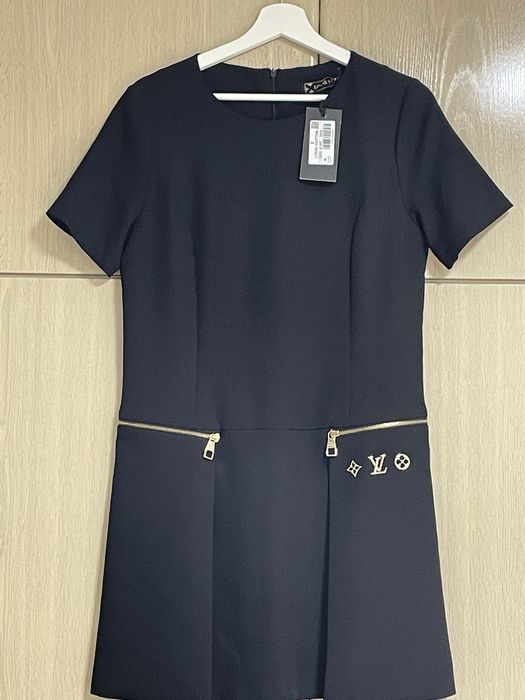 Малка черна рокля Louis Vutton