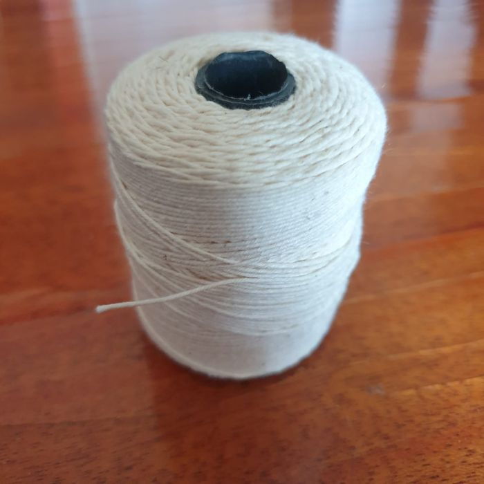 Шелковые нитки толстые.