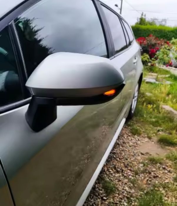 Динамични LED мигачи за огледала за Toyota Corolla Yaris Sienta