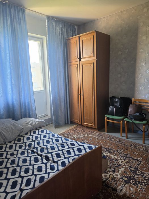 Срочно  продам квартиру Своя !..77-серия.