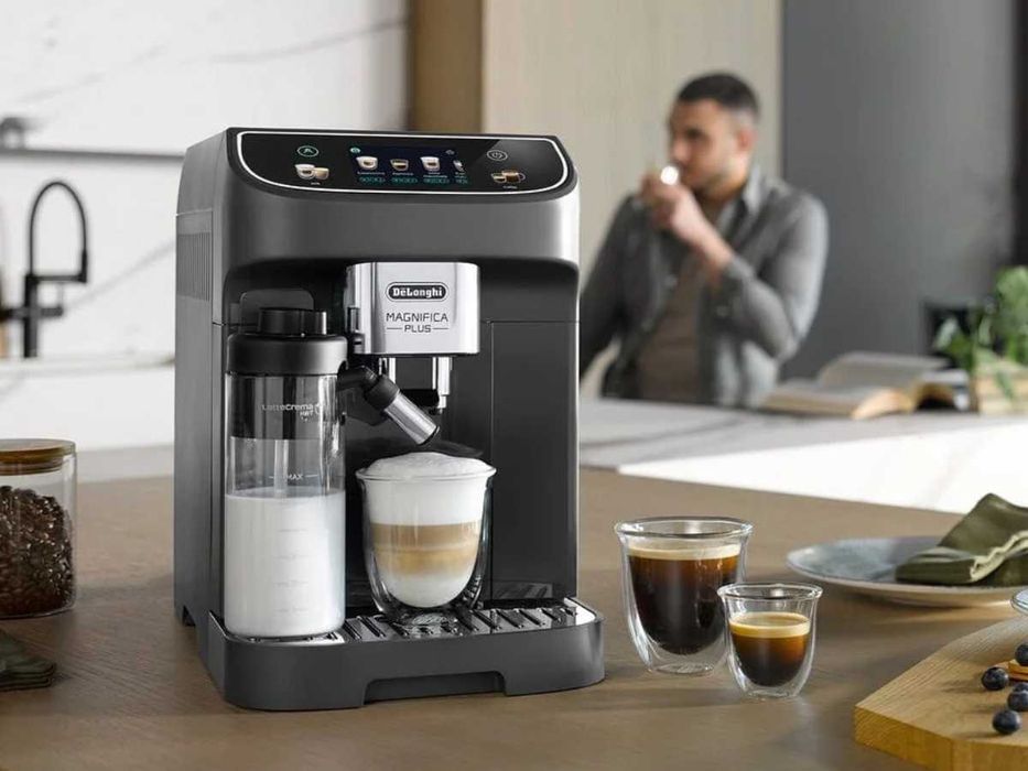 Кофемашина De’Longhi Magnifica Plus с автокапучино