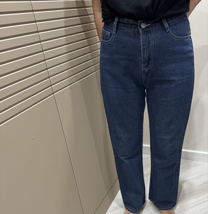 Продаются женские джинсы