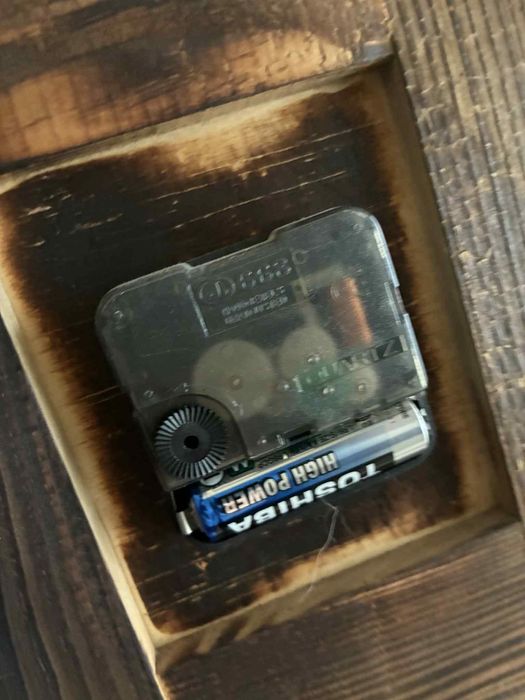 Стенен часовник като часовник с каишка за ръка