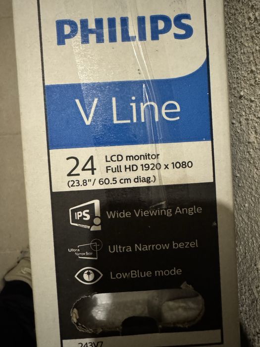 Philips 243V7Q 24” Full HD IPS монитор
