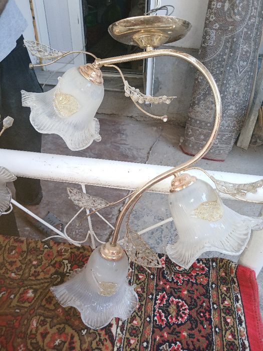 Продаётся люстра