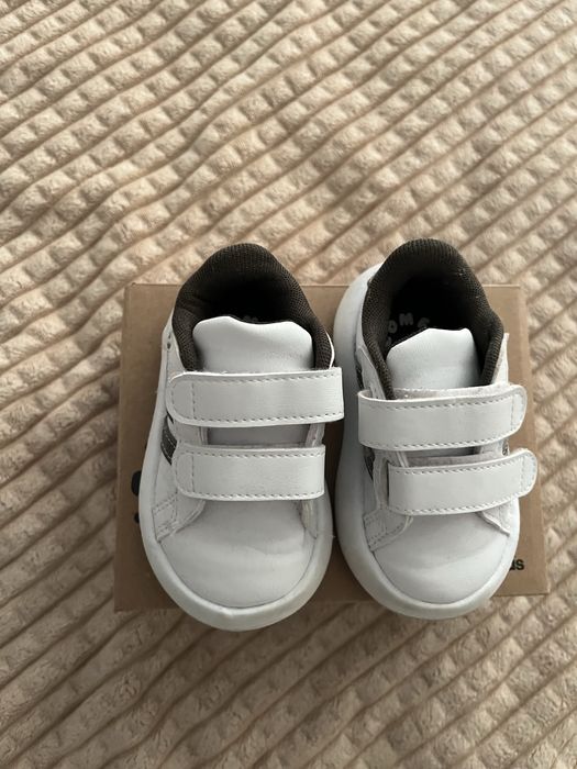 Маратонки adidas 20 номер