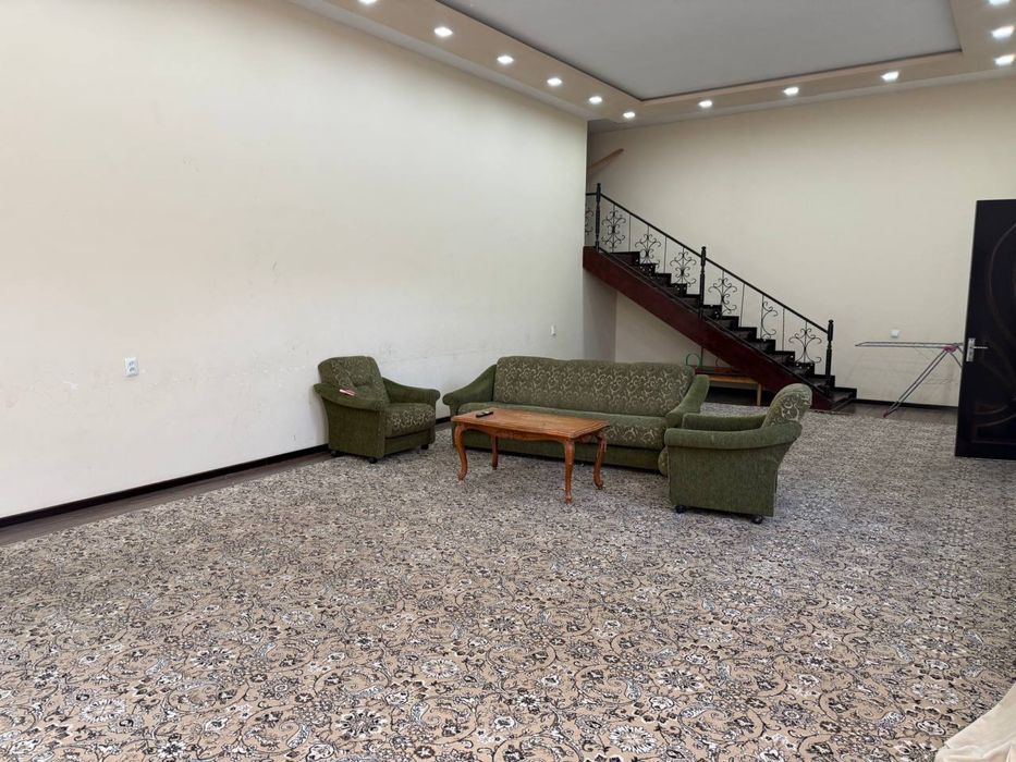 Эски шахар 50 йиллик светофор енида.