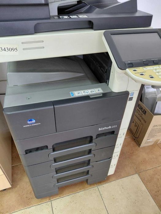Принтер Коника Минолта  модел BIZHUB 223