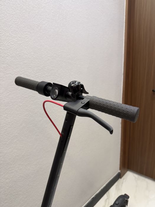 Продам электросамокат Xiaomi