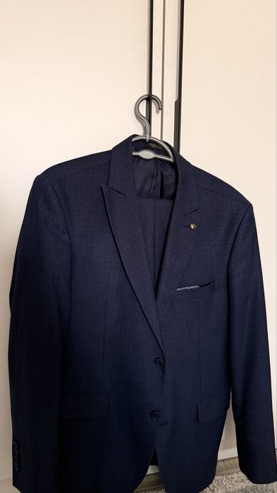 Продаем костюм классический