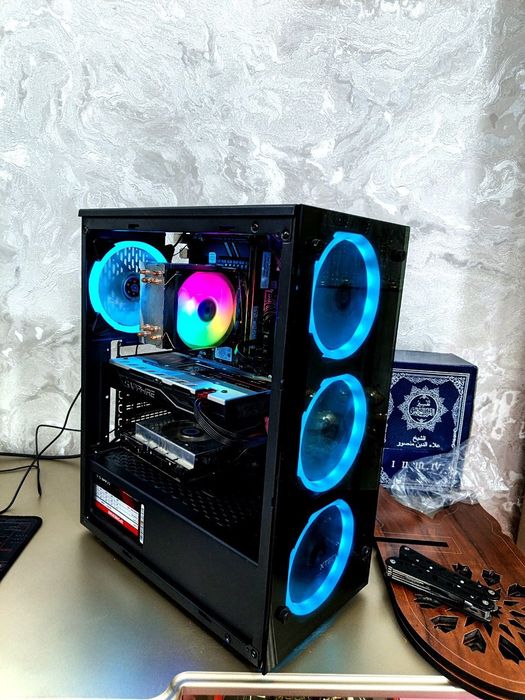 Kompyuter sotiladi
Holati juda yaxshi, muammosiz i